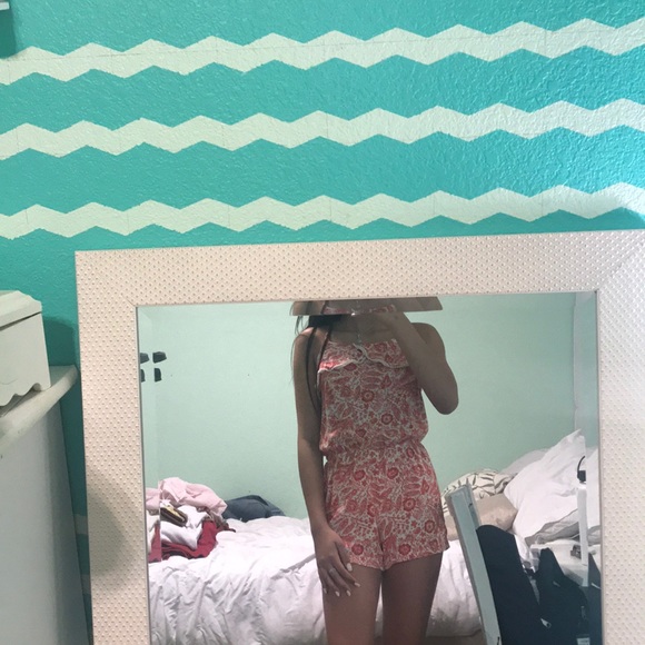 Red romper - Picture 4 of 7